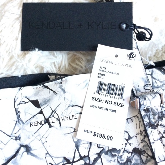 Kendall + Kylie tote with pouch - Picture 4 of 8